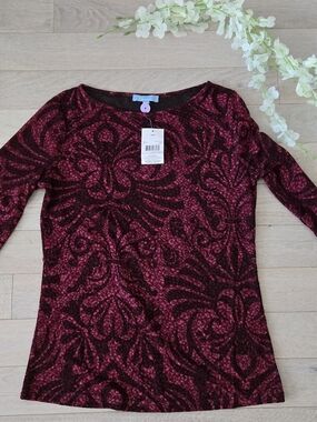 Burgundy Patterned Top ✨️ Make An Offer ✨️